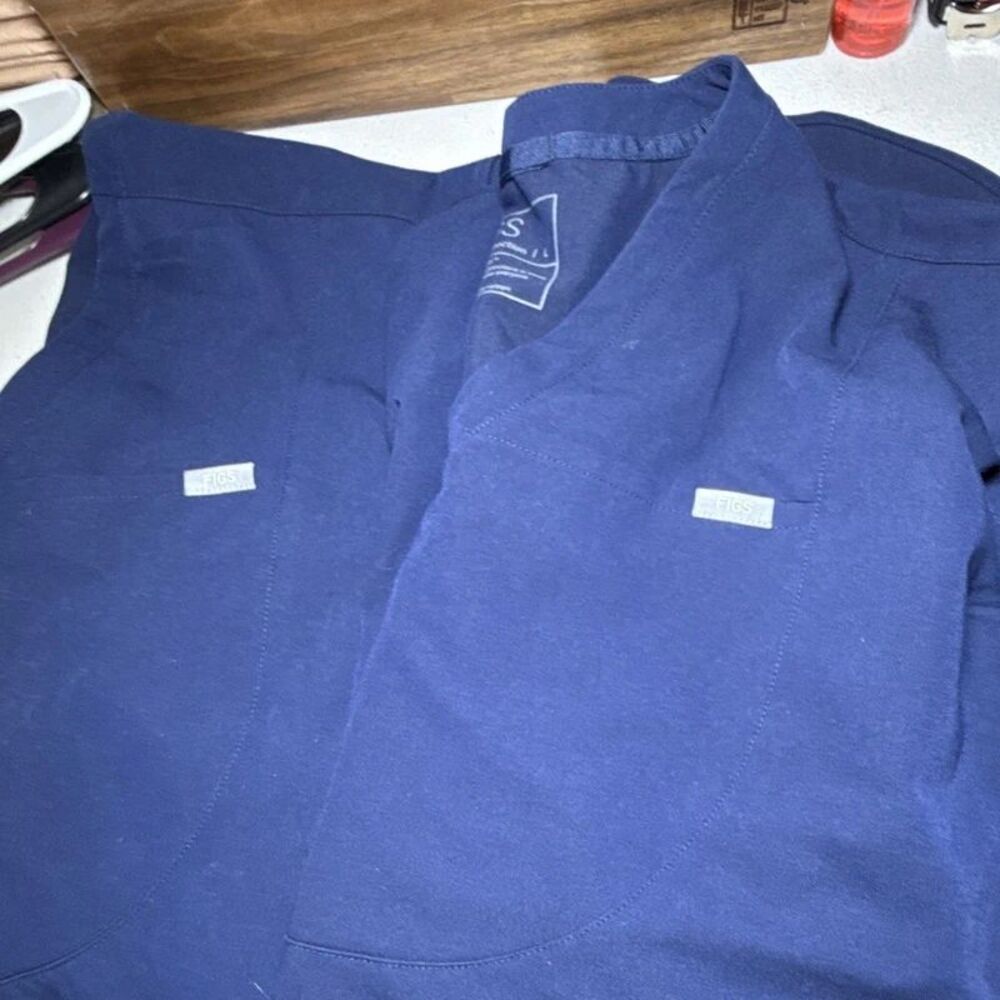 2pc FIGS Technical Collection Unisex Scrub Top V-Neck Solid Blue Size L - Picture 6 of 6